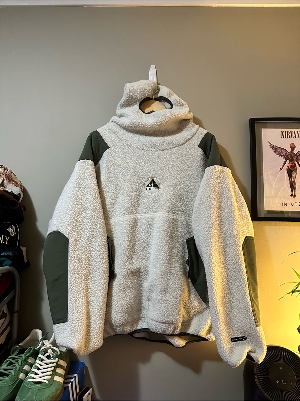 Nike ACG Cream Sherpa Ninja with Olive Panels